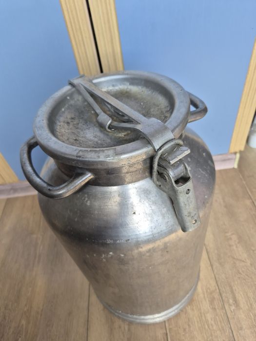 Алюмінієвий молочний бідон