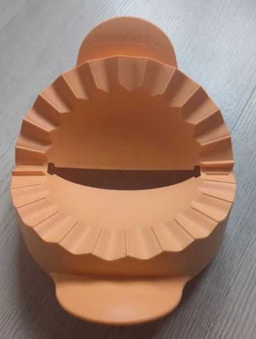 Moldar e selar massa (Tupperware)