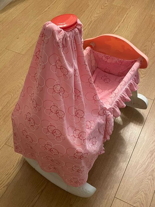 Cama de baloiço para boneca