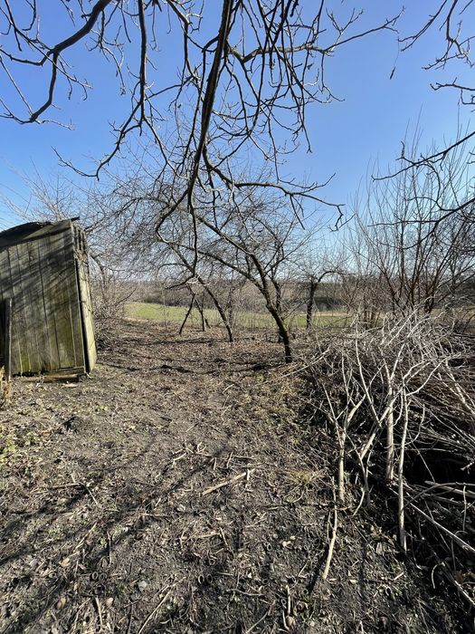 Ділянка  під будівництво з комунікаціями , погрібом та гаражем(!)