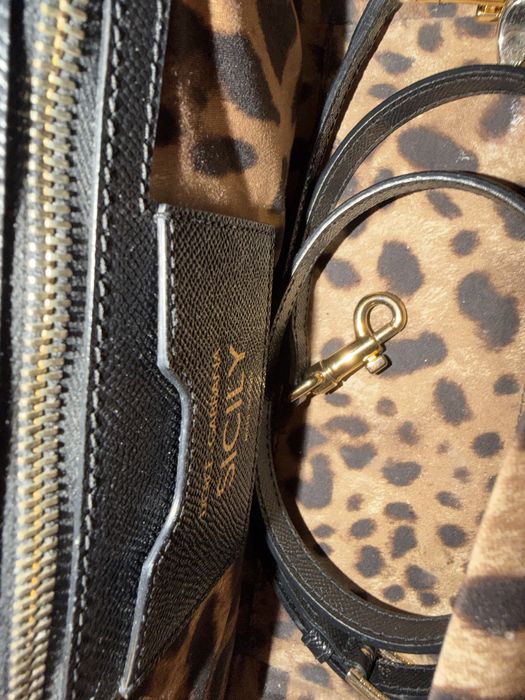 Сумка Dolce & Gabbana Sicily, оригінальна модель у впізнаваному класичному дизайні бренду.
