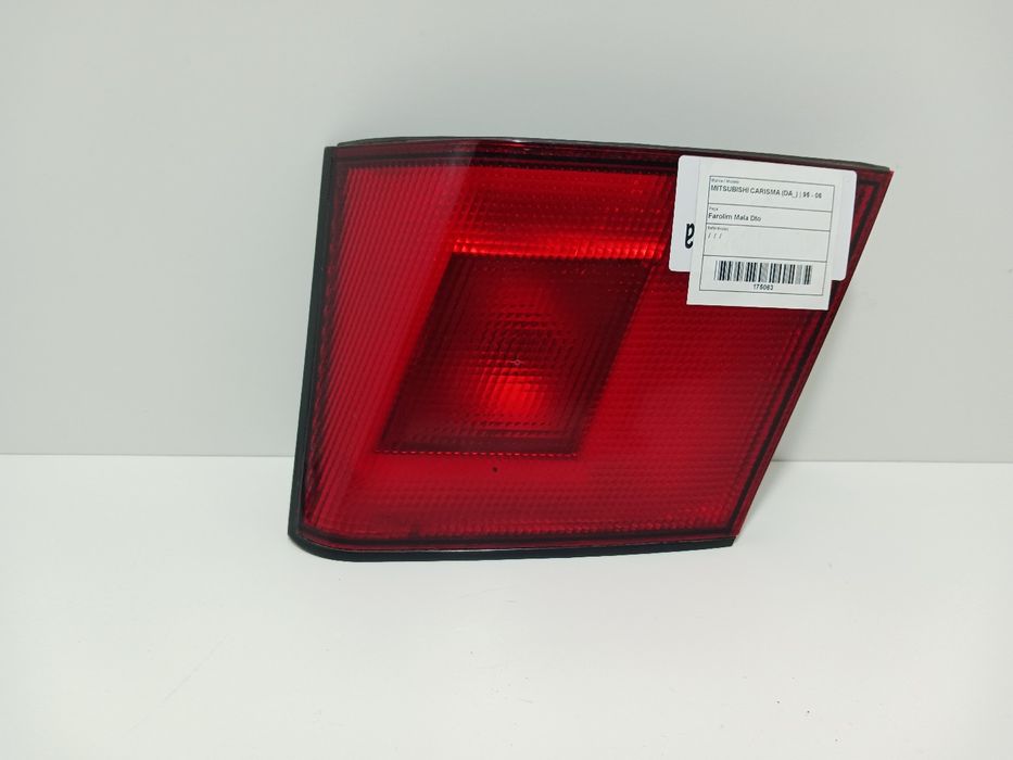 Farolim da mala direito MITSUBISHI Carisma Hatchback (DA_)