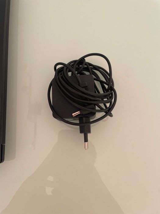 Portátil ASUS E1504FA (garantia de 3 anos) - utilizado apenas 2 vezes