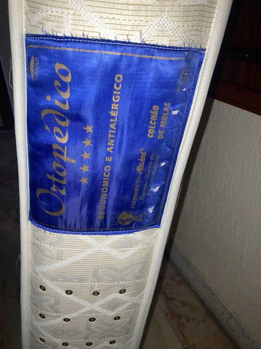 Colchão Ortopédico e Antialérgico com Estrado