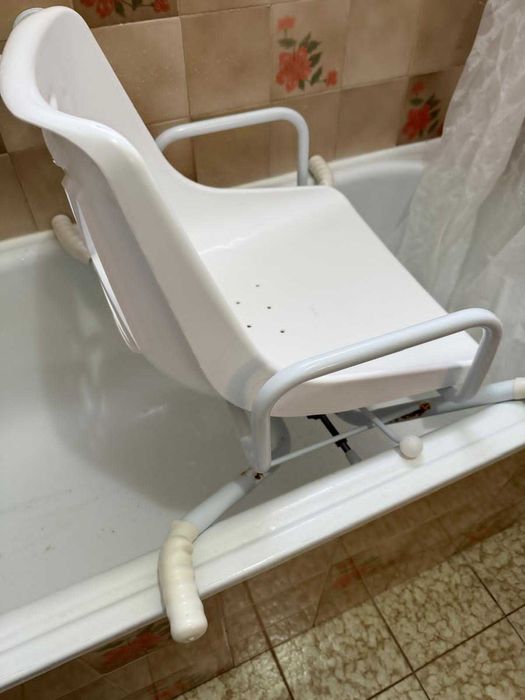 Cadeira rotativa para banheira