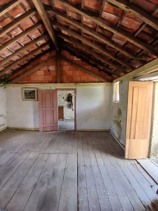 Excelente oportunidade!! Moradia com terreno.