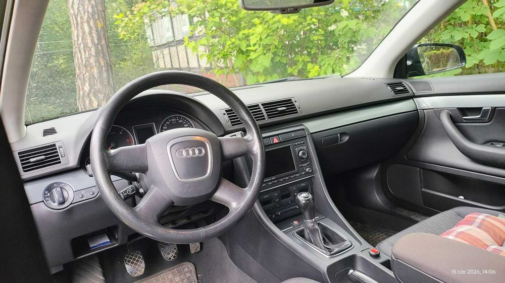 samochód Audi A4