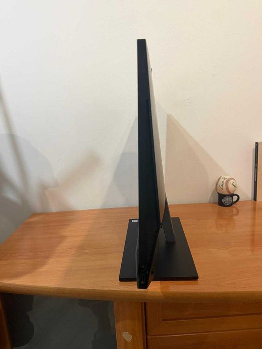 Oportunidade! HP Pavilion All-in-One 24-k0xxx em Excelente Estado + Teclado warrior com LED