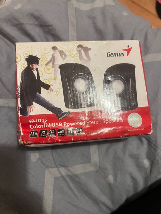 Małe głośniki w kolorze niebieskim