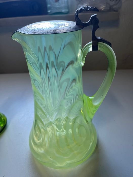 Canecas em vidro com tampa