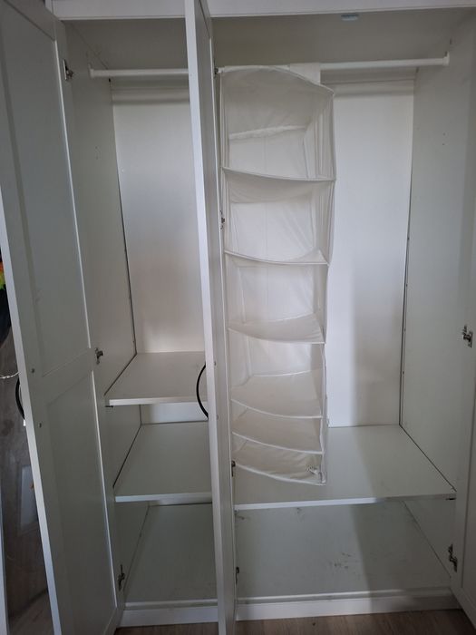 Biała szafa używana ikea