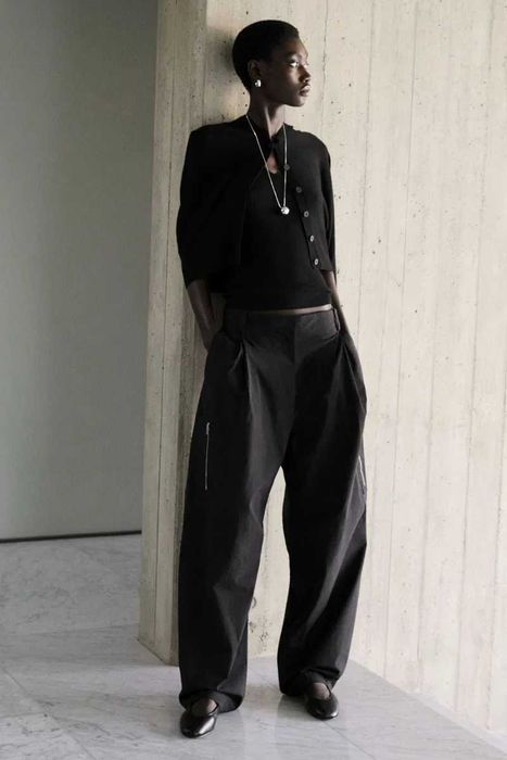 COS – Utility Barrel-Leg Cargo Trousers