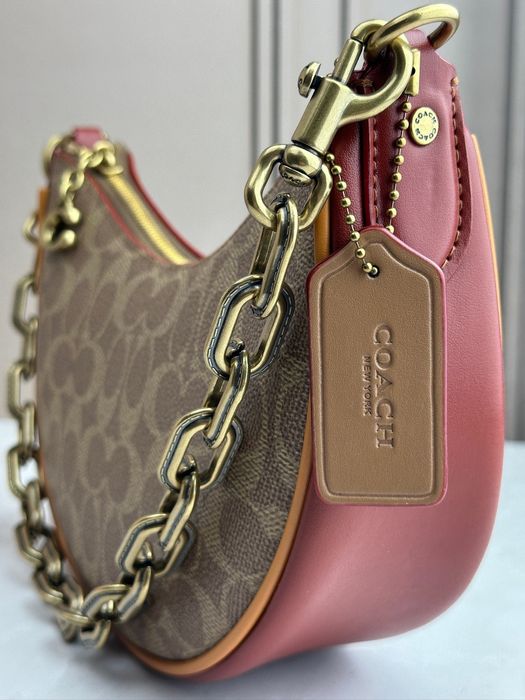 Жіноча сумка на плече Coach Mira 24, класичний логотип, золота фурнітура, оригінал