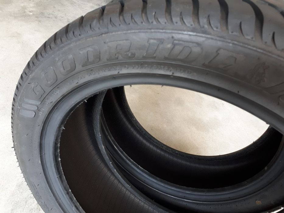 Dois pneus novos 215/45R17 87W Goodride
