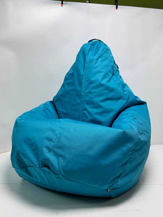 М'яке безкаркасне крісло, м'яч, пуфік