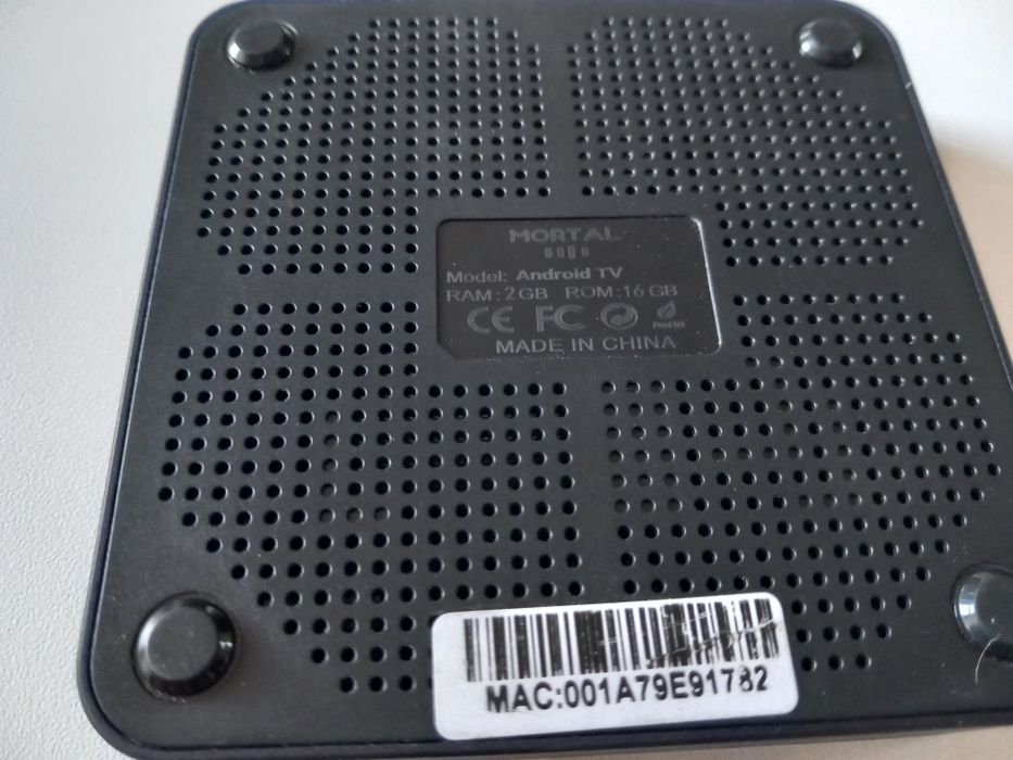 Android TV Box z obsługą rozdzielczości 8K i systemem Android 14.0 (2165)
