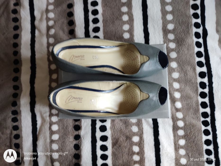 Czółenka skórzane