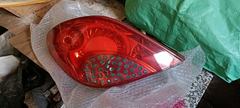 Farol traseiro Peugeot
