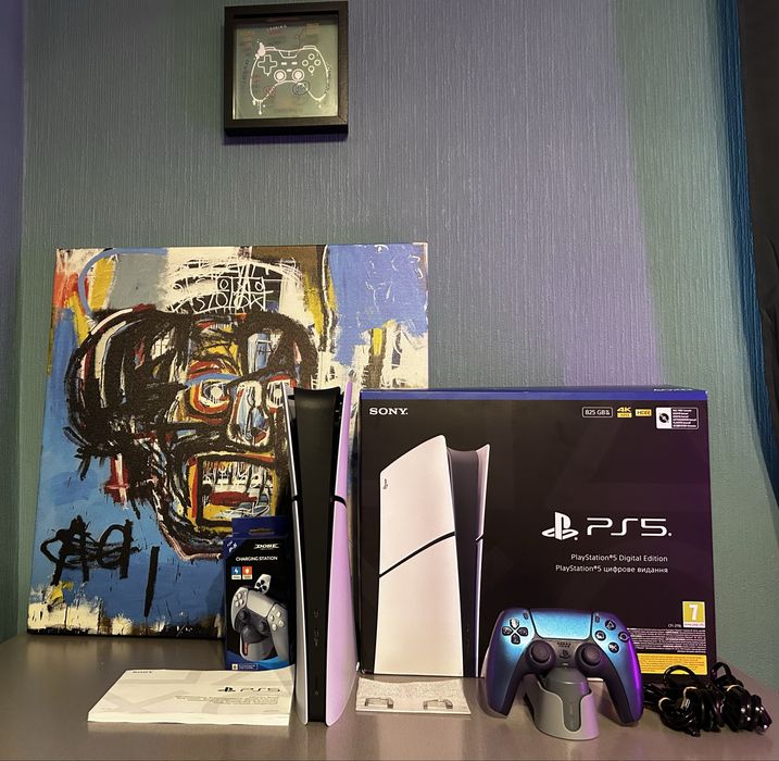 PlayStation 5 Slim Digital в идеале + 2 джойстика + игры (FC26/UFC5/Forza 5/It Takes Two/ A way Out)