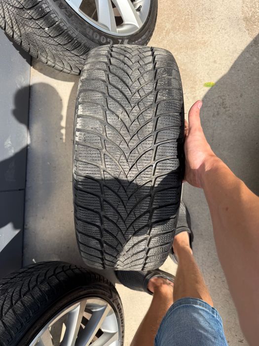 Продам диски r18 с резиной Goodyear Ultragrip Ice 2 Audi Volkswagen Seat Skoda Vag