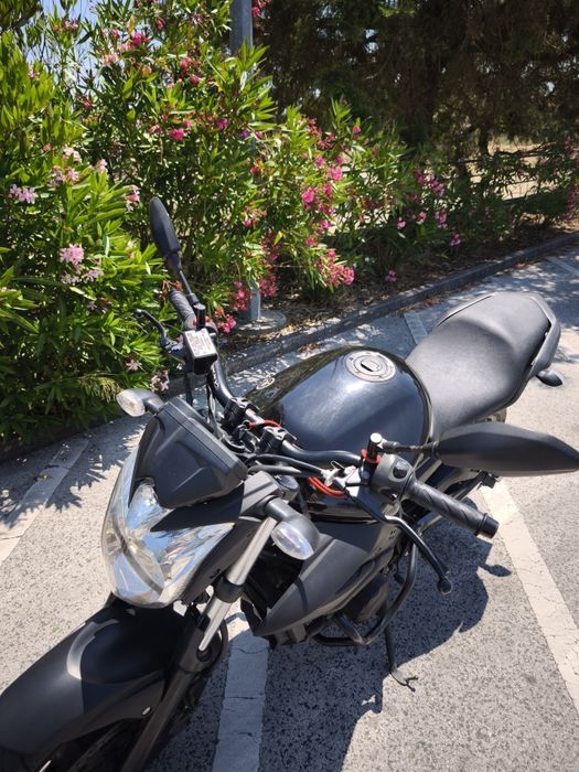 Mota Yamaha XJ6 57KW