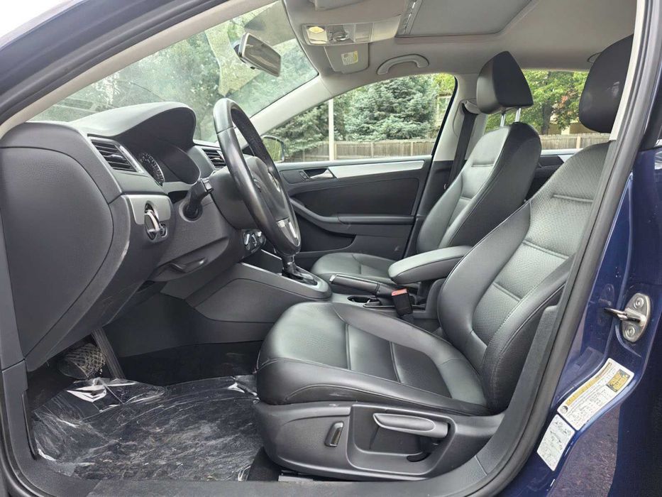 Volkswagen Jetta      2013