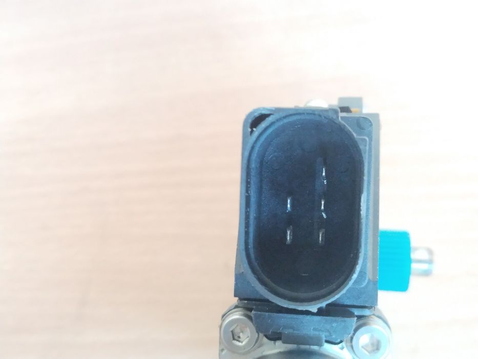 BMW 1 E87 04-11 моторчик стеклоподъемника задний левый 5 pin 71002603