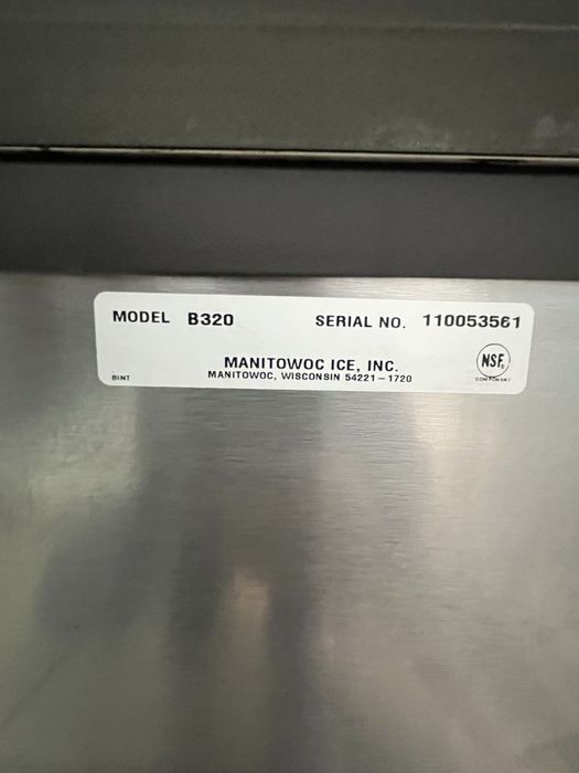 Льодогенератор кубикового типу Manitowoc S-322 з бункером B-320 Б/В