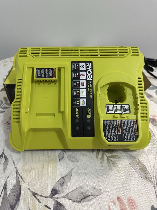 Зарядний пристрій RYOBI ONE+ 40V
