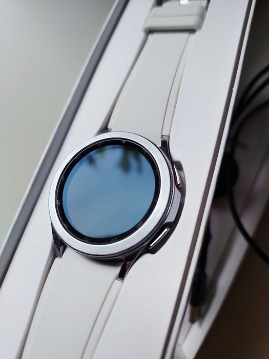 Смарт-годинник Samsung Watch 4 Classic 42мм Silver