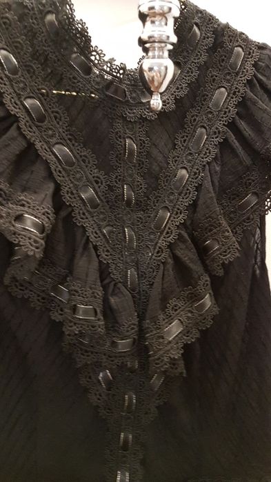 Nowa Bluzka Capsule czarna koronka krótki rękaw