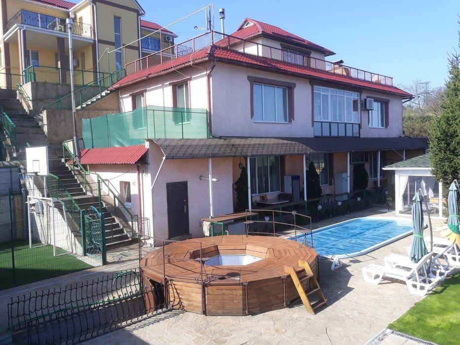 Дом, бассейн, баня, чан, банкетный зал. Свадьбы, корпоративы, банкеты.