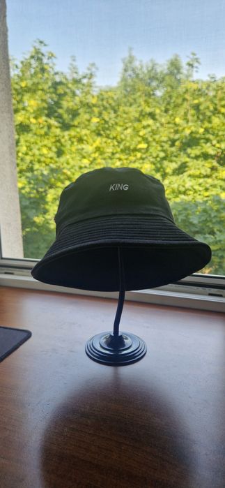 Kapelusz Bucket Hat KING – czarny, haftowane logo