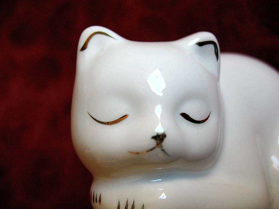 Kot - mały kotek z porcelany - Figurka - 5 x 10 x 5 cm