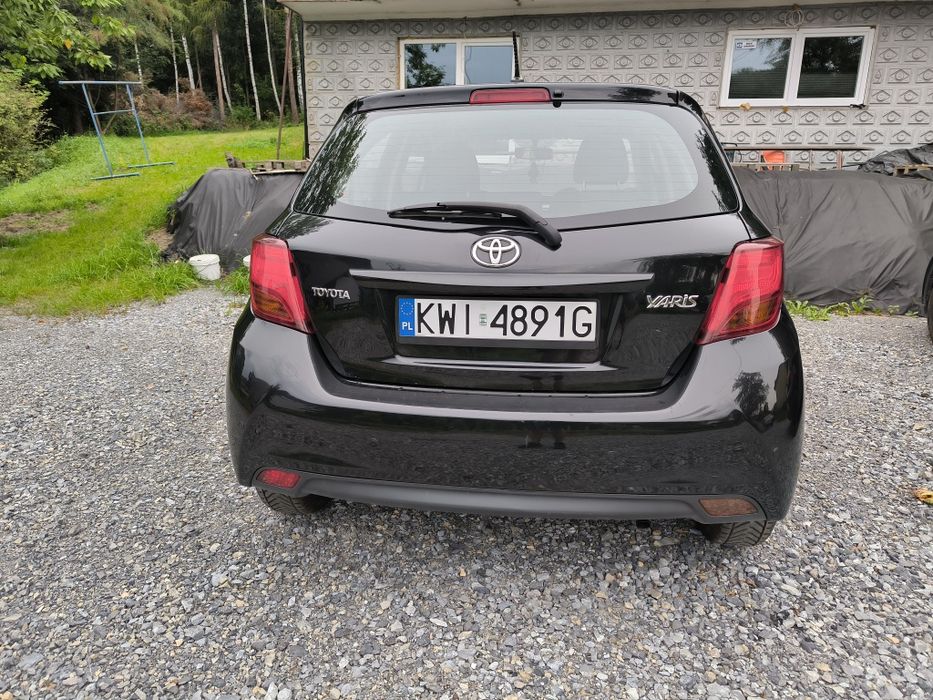 Toyota Yaris III czarna benzyna
