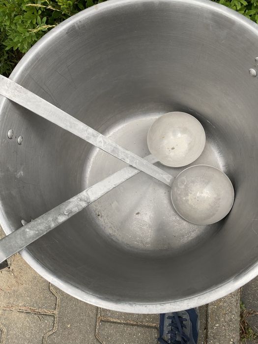 Garnek z nierdzewki gastronomiczny