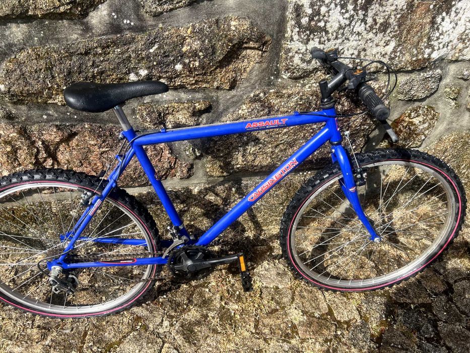 Bicicletas usadas, azuis, branca e verde! Bom preço.