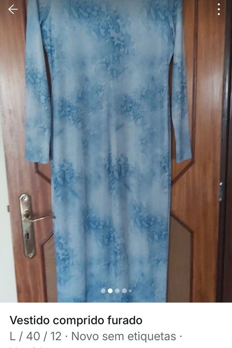 Vestido comprido em azul