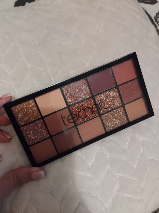 Palete maquilhagem nova