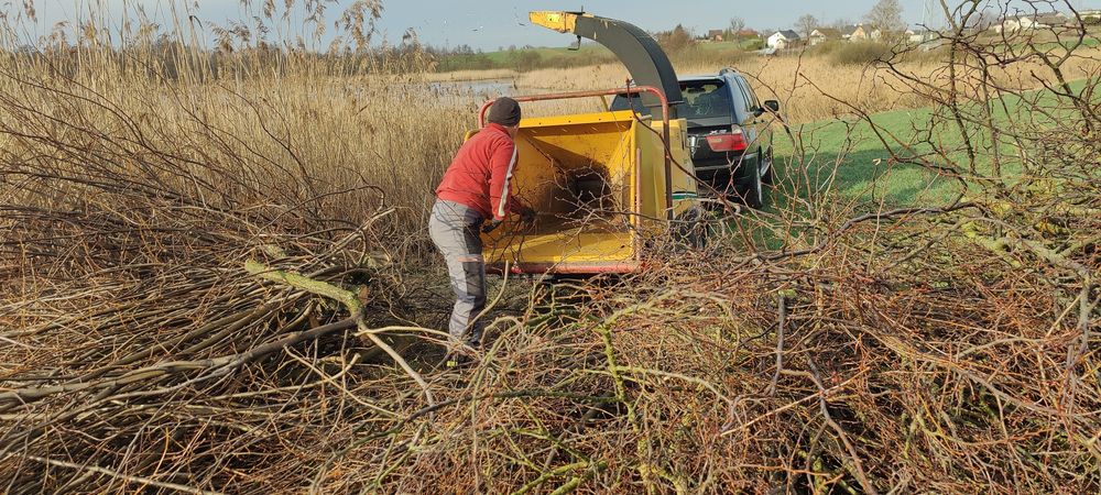 Wynajem rębaka, rozdrabniacza do gałęzi wraz z obsługą