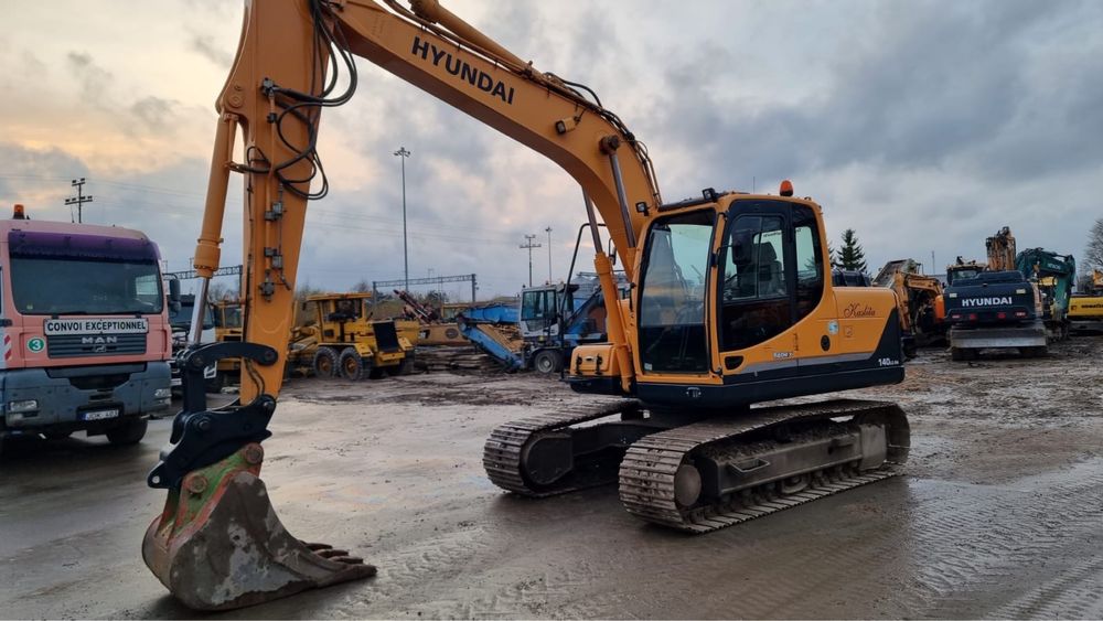 Экскаватор Hyundai R 140 LC