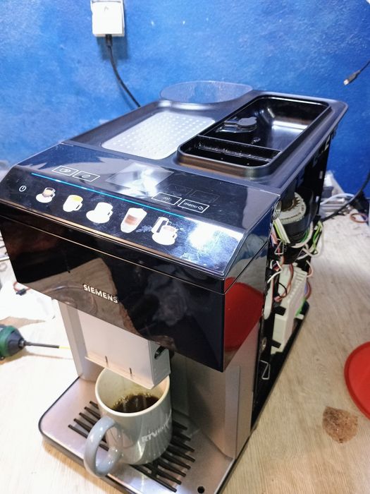 Naprawa serwis ekspresów DeLonghi Saeco Philips Siemens Nivona Bosch