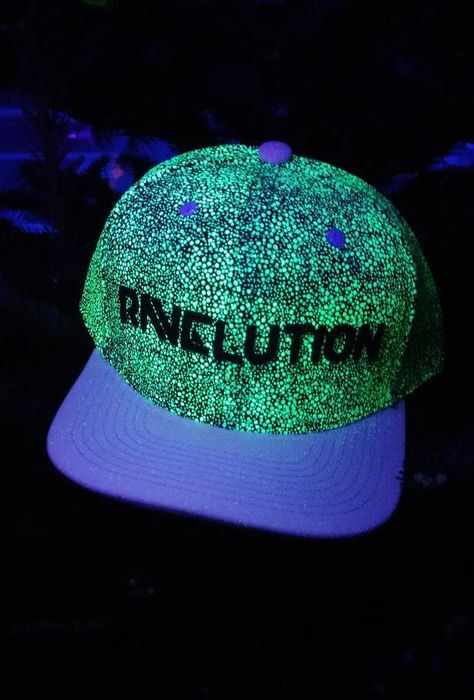 Бейсболка прямий козирок Ravelution Dancecaps. com  світлонакопичувальне покриття