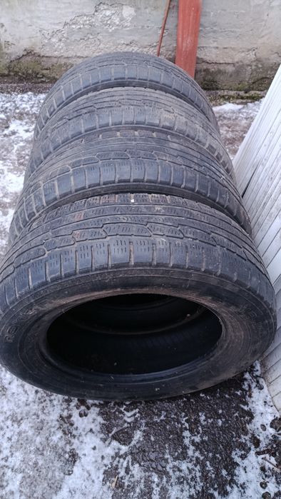 Продам шіни 225/65R17 Nokian