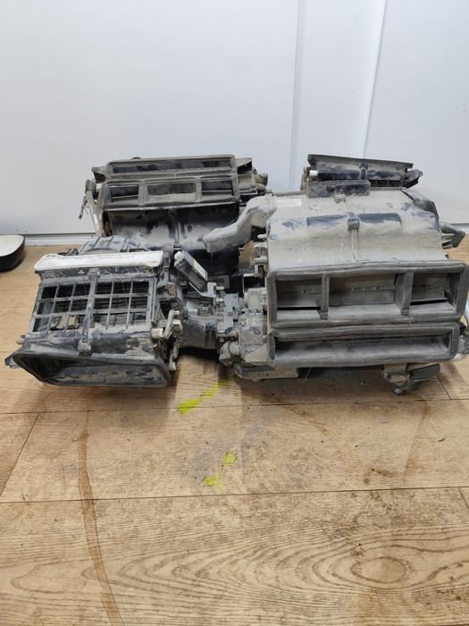 Nagrzewnica z wentylatorem komplet do Mitsubishi L200 2.5 DID