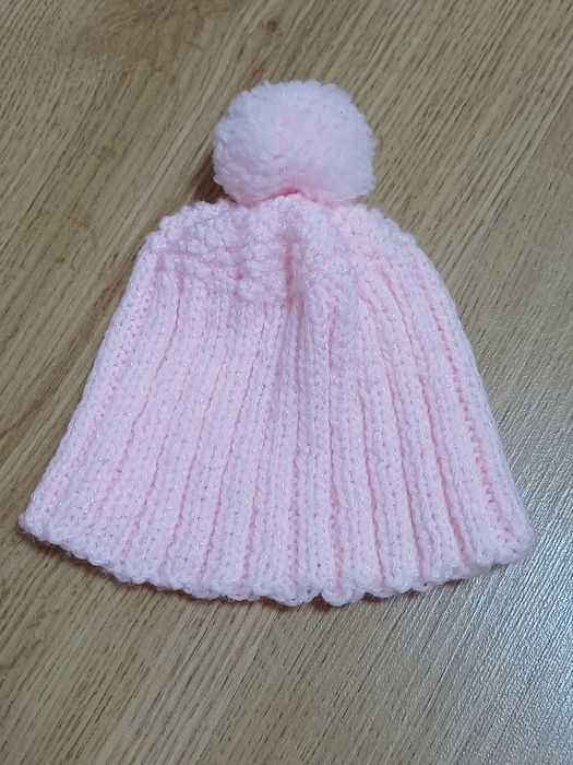 Продам в'язаний тепленький набір!в подарунок зефірна в'язана шапочка!