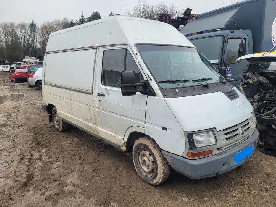 RENAULT TRAFIC 1 I fotel fotele kanapa deska kokpit podsufitka boczek boczki klamka podłokietnik licznik prędkościomierz