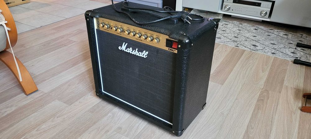 W pełni lampowe combo dla gitary elektrycznej Marshall DSL20CR