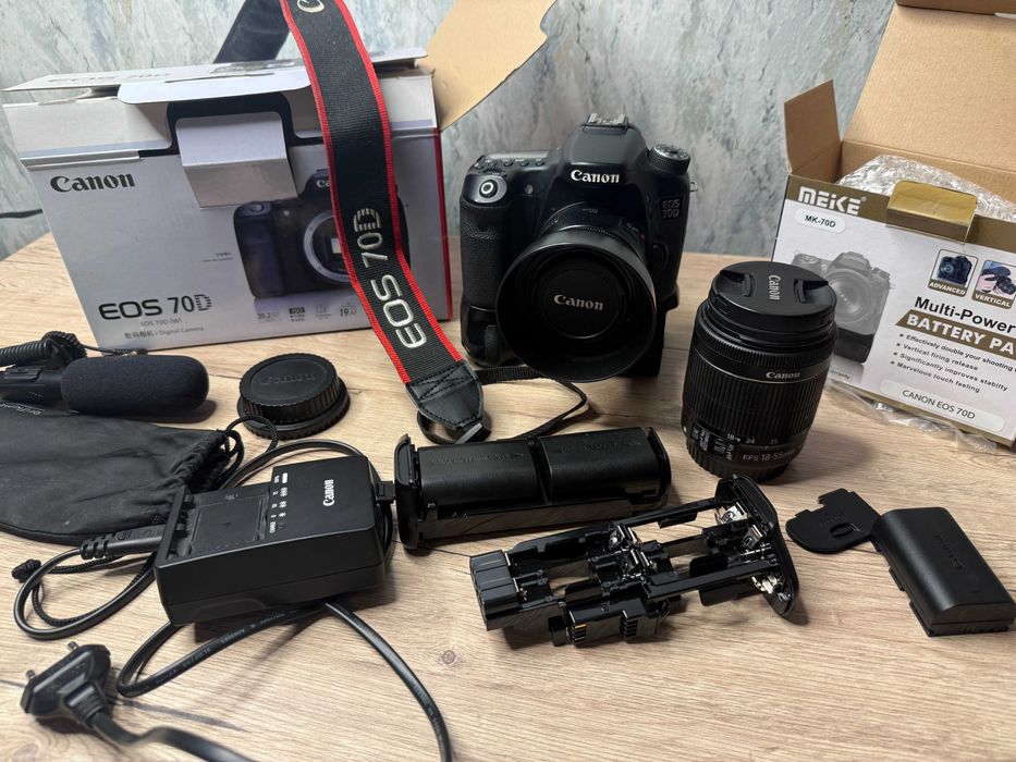 Фотоапарат Canon EOS 70D + 2 об’єктиви + карта памʼяті 64 GB + бустер+