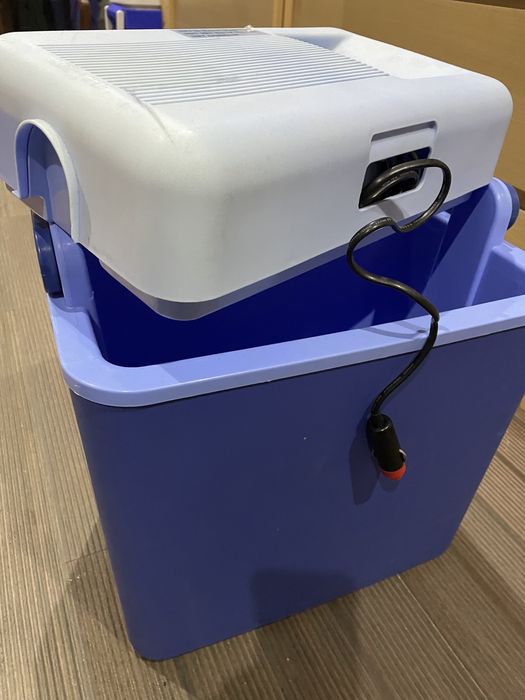 Mala termica para viatura. Em excelente estado. Único dono.